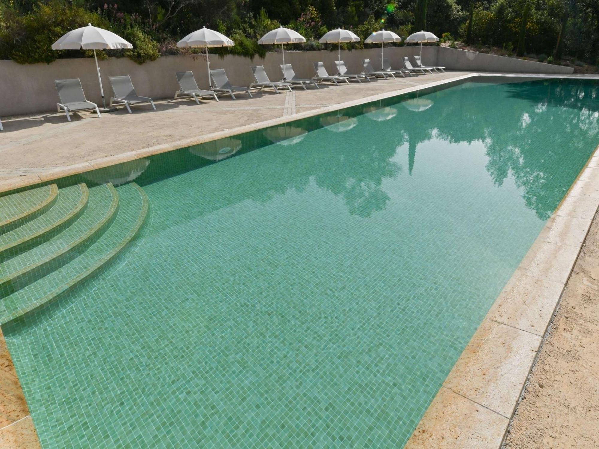 Mercure Brignoles Golf De Barbaroux & Spa Екстериор снимка