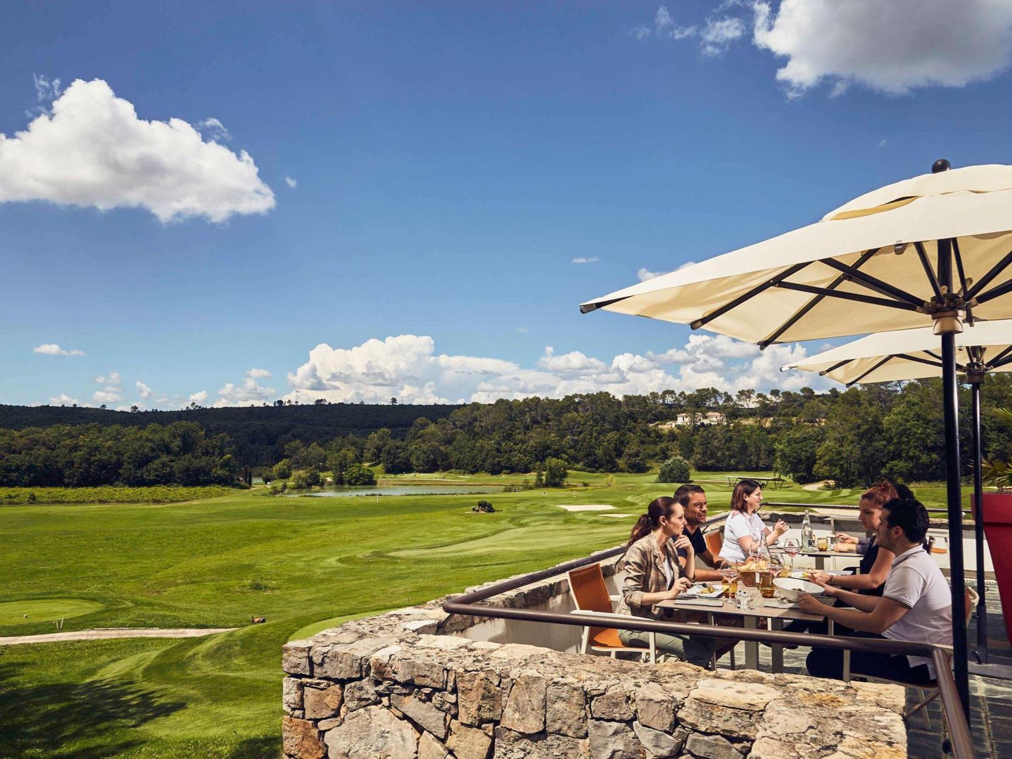 Mercure Brignoles Golf De Barbaroux & Spa Екстериор снимка