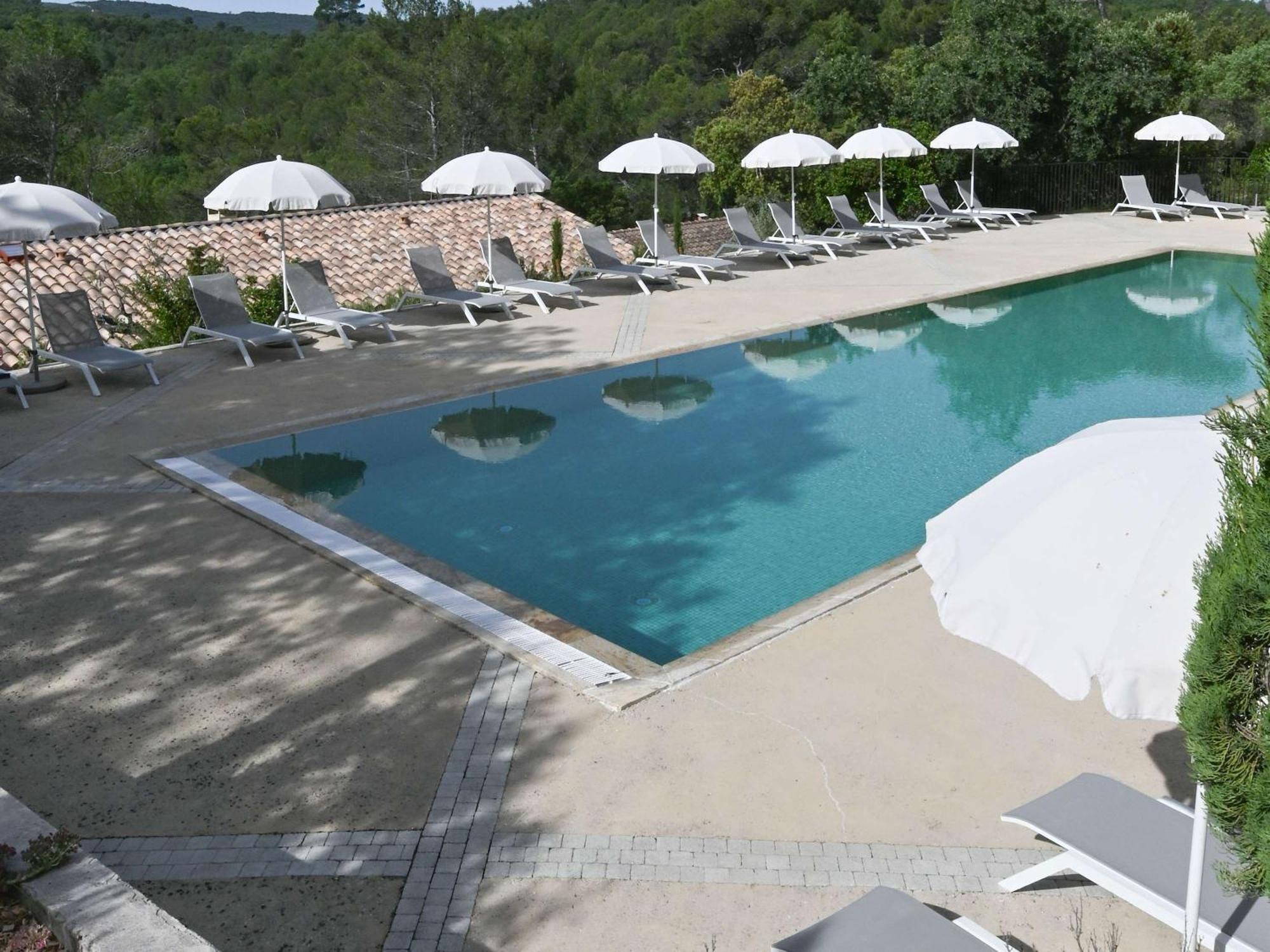 Mercure Brignoles Golf De Barbaroux & Spa Екстериор снимка