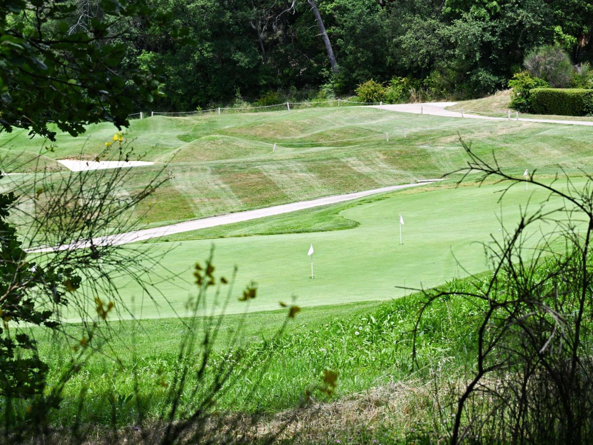 Mercure Brignoles Golf De Barbaroux & Spa Екстериор снимка