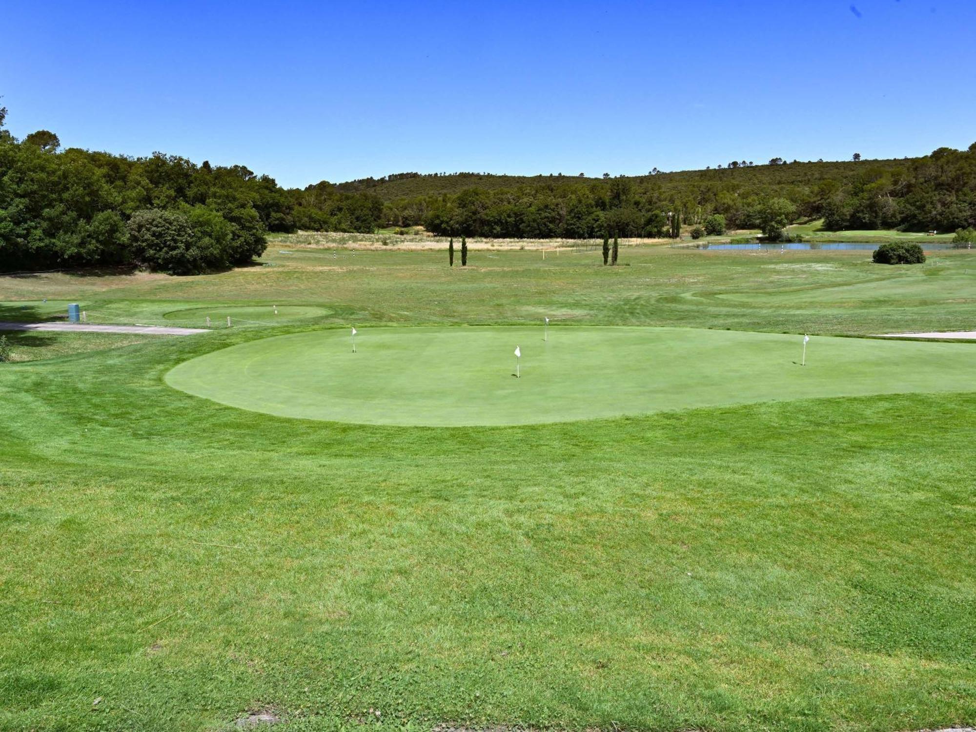 Mercure Brignoles Golf De Barbaroux & Spa Екстериор снимка