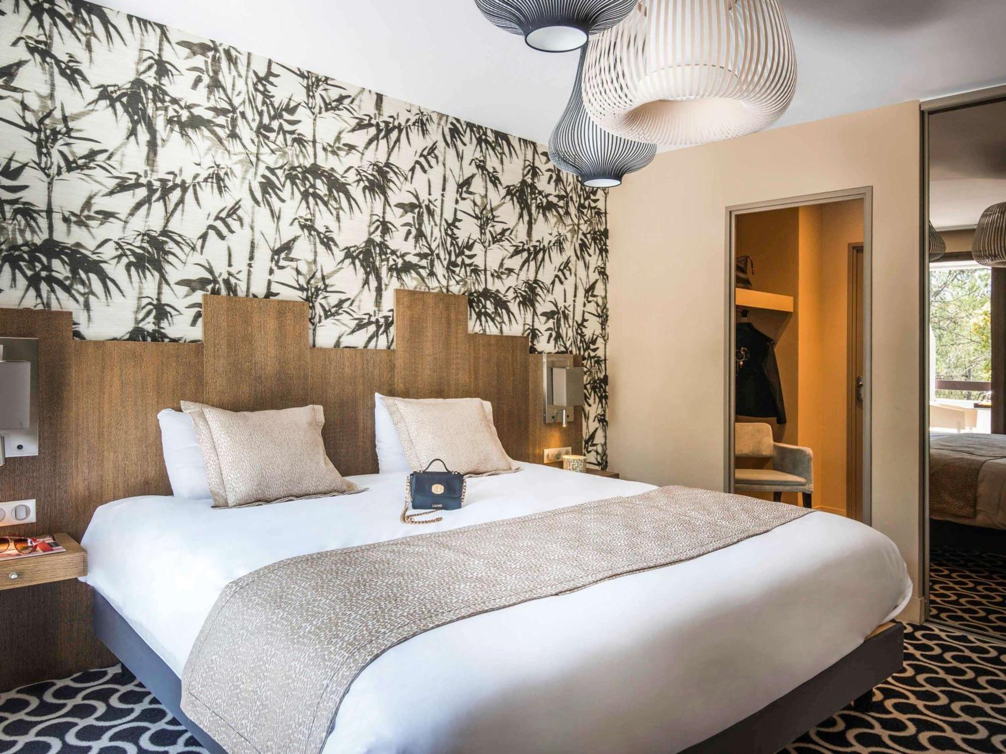 Mercure Brignoles Golf De Barbaroux & Spa Екстериор снимка