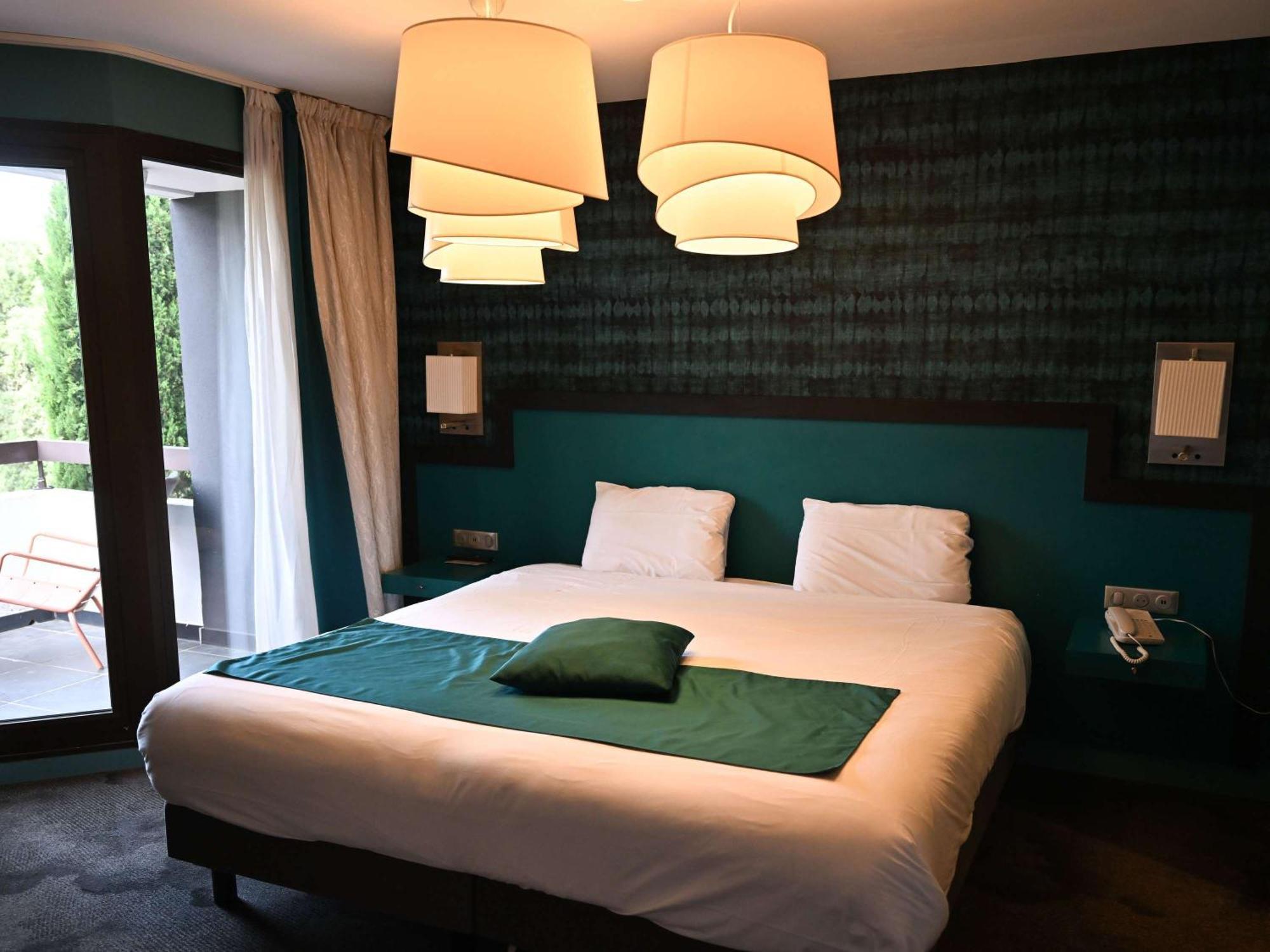 Mercure Brignoles Golf De Barbaroux & Spa Екстериор снимка